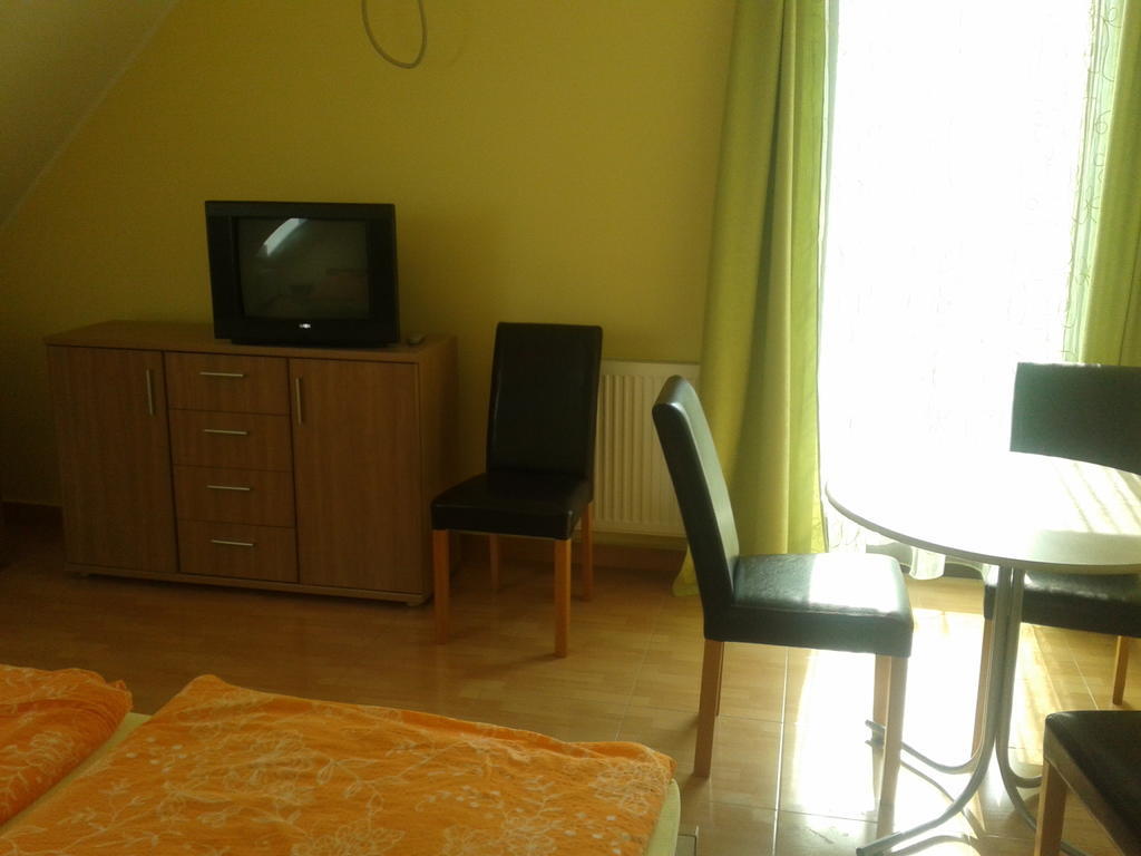 Hatarmenti Vendeghaz Zsira 部屋 写真