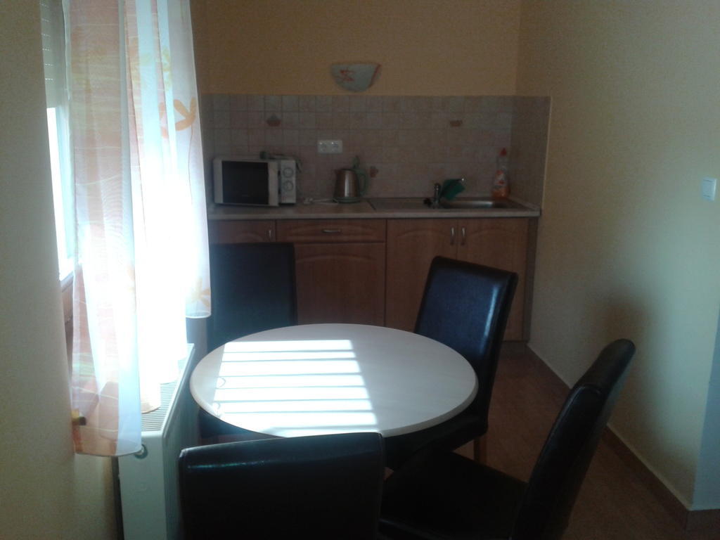 Hatarmenti Vendeghaz Zsira 部屋 写真